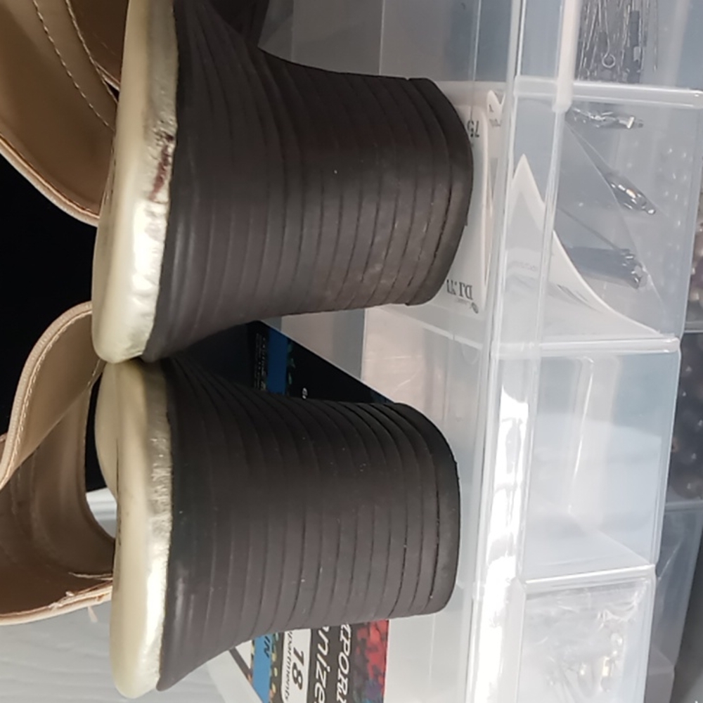 Shoes - Picture 4 of 5